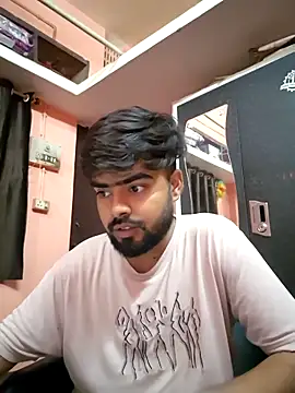 soniriyaa010101 online show from May 31, 2026, 6:42 pm