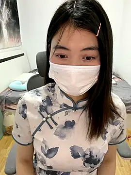 xuanxuanOo online show from November 10, 2025, 12:43 pm