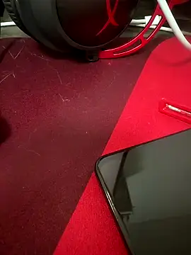 xuanxuanOo online show from November 9, 2025, 12:42 pm