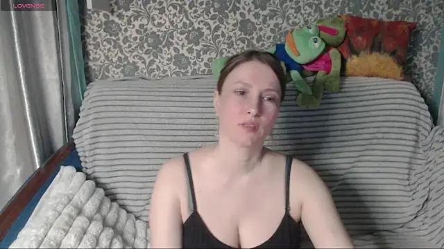 LesanaMagic online show from April 3, 2026, 6:25 pm