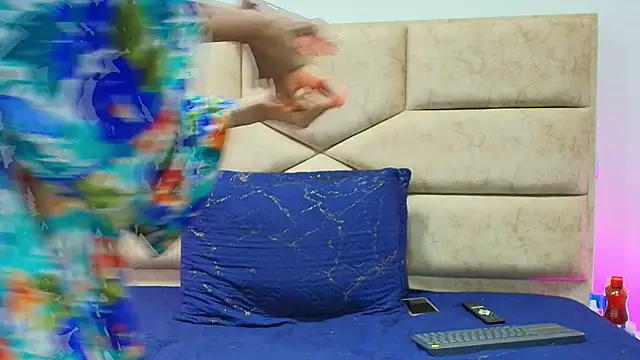 Snapshot of Angell_cooper chatting on October 8, 2025, 1:56 pm Angell cooper online show from October 8, 2025, 1:56 pm