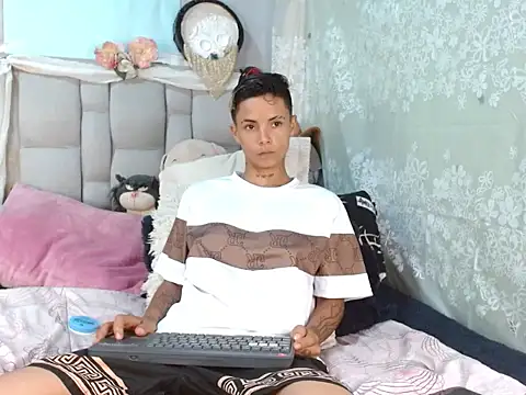 Snapshot of Dorland777 chatting on November 20, 2025, 11:11 am Dorland777 online show from November 20, 2025, 11:11 am