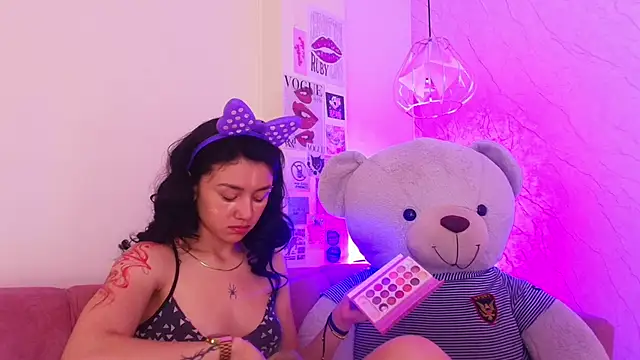 Snapshot of april_bennett chatting on October 24, 2025, 12:15 pm april bennett online show from October 24, 2025, 12:15 pm