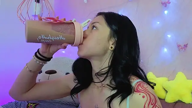 Snapshot of april_bennett chatting on February 9, 2026, 12:36 pm april bennett online show from February 9, 2026, 12:36 pm