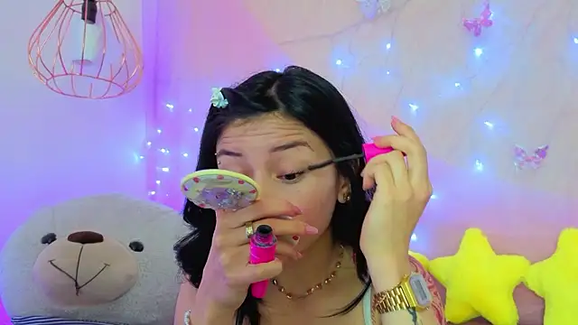 Snapshot of april_bennett chatting on February 19, 2026, 1:19 pm april bennett online show from February 19, 2026, 1:19 pm