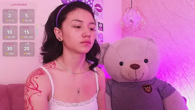 Snapshot of april_bennett chatting on November 4, 2025, 12:20 pm april bennett online show from November 4, 2025, 12:20 pm