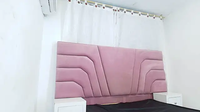 Snapshot of kingmaverickx chatting on April 7, 2026, 3:19 am kingmaverickx online show from April 7, 2026, 3:19 am