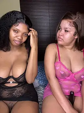 Snapshot of MilfBoobsxx chatting on November 18, 2025, 11:15 pm MilfBoobsxx online show from November 18, 2025, 11:15 pm