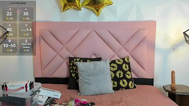 Snapshot of Caroline_daring chatting on July 11, 2026, 12:16 pm Caroline daring online show from July 11, 2026, 12:16 pm