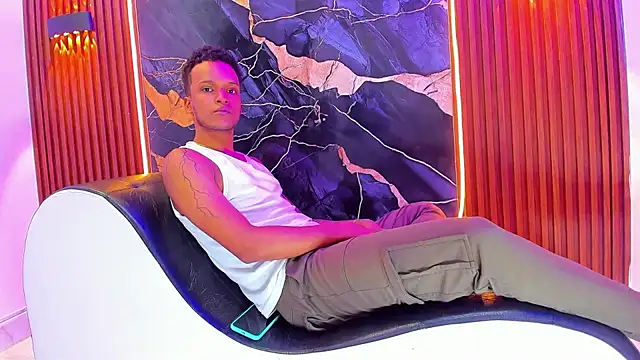 Dinasty Moon  online show from September 28, 2025, 12:01 pm