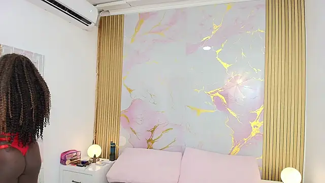 AlishaDixon online show from October 28, 2025, 11:53 am