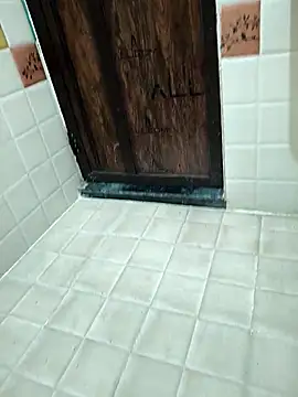 Chanderi19 online show from September 19, 2025, 1:53 am