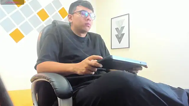 titanxero online show from October 10, 2025, 11:33 am