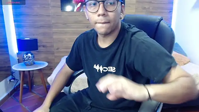 titanxero online show from October 19, 2025, 12:52 pm