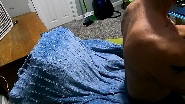 Mickelangello75 online show from November 2, 2025, 5:56 am