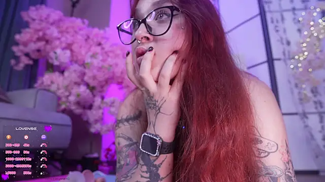 hot Milena online show from October 3, 2025, 9:49 pm