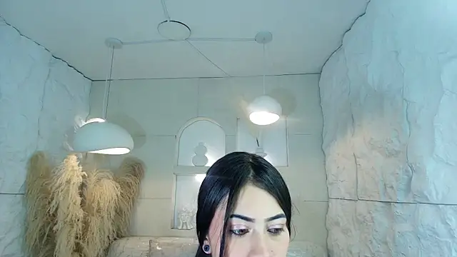 mara jhonson r  online show from September 25, 2025, 1:39 pm