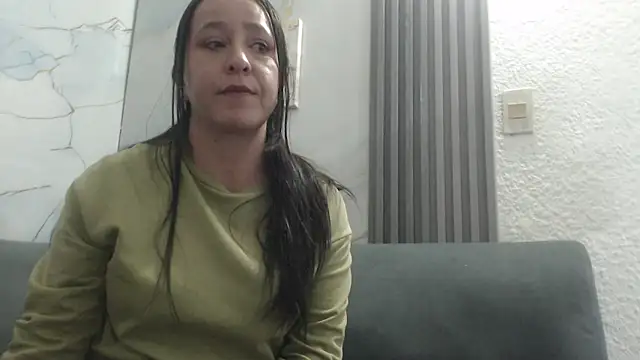 MelissaCooper   online show from September 15, 2025, 8:31 pm