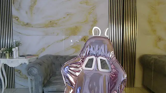 catalina5 s online show from February 5, 2026, 1:07 pm