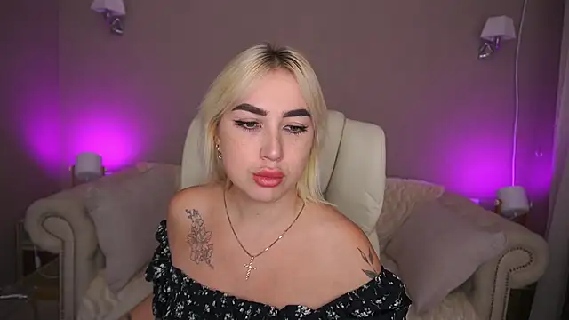 Snapshot of MariellaVV chatting on October 1, 2025, 12:20 pm MariellaVV online show from October 1, 2025, 12:20 pm