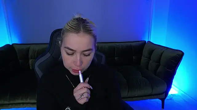 Snapshot of MariellaVV chatting on September 30, 2025, 5:35 am MariellaVV online show from September 30, 2025, 5:35 am