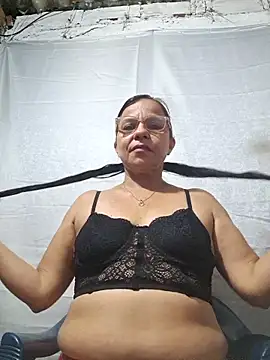 Lucerito-Hot online show from April 8, 2026, 1:12 pm