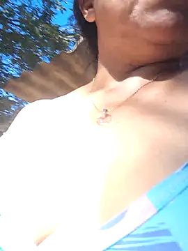 Lucerito-Hot online show from October 24, 2025, 1:10 pm