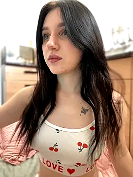Cuddlies Lili online show from October 1, 2025, 1:59 pm