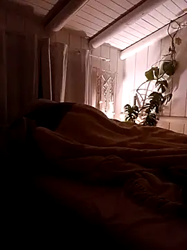 Snapshot of EuDommeLuna chatting on October 9, 2025, 1:50 am EuDommeLuna online show from October 9, 2025, 1:50 am