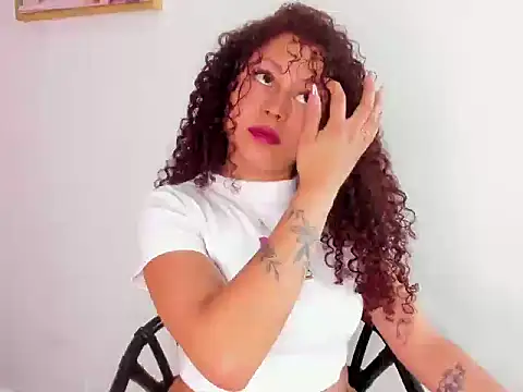 Snapshot of Sofiapassionne chatting on November 23, 2025, 2:16 pm Sofiapassionne online show from November 23, 2025, 2:16 pm