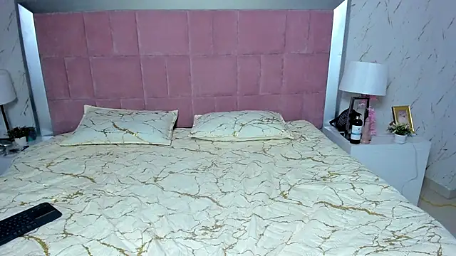 RobinBennett online show from November 7, 2025, 5:17 pm