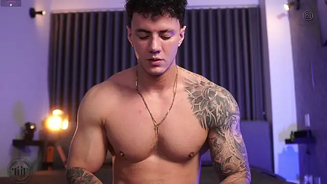 Thomas Falcon online show from October 15, 2025, 10:29 pm