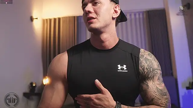 Thomas Falcon online show from October 22, 2025, 1:27 am