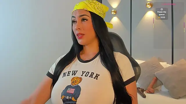 ashly moonn online show from June 12, 2026, 12:36 pm