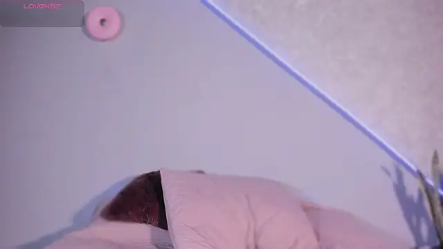 Salomeferreira  online show from December 2, 2025, 5:25 pm