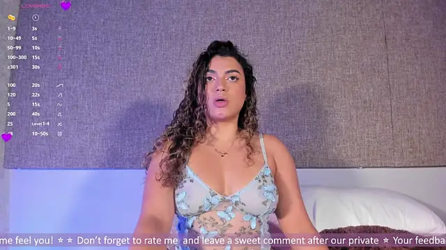 Salomeferreira  online show from October 18, 2025, 5:04 pm