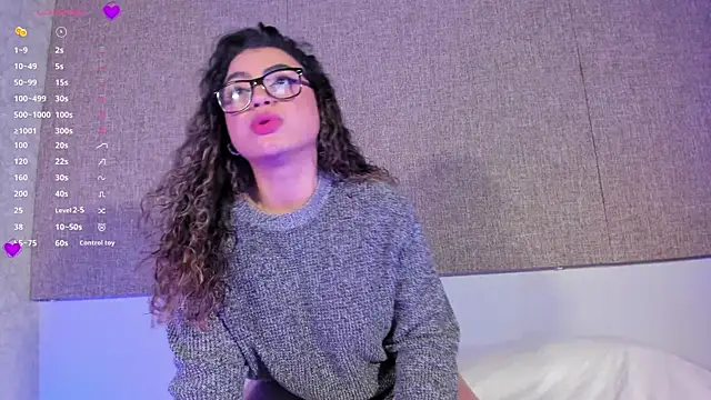 Salomeferreira  online show from October 10, 2025, 4:52 pm