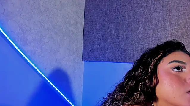 Salomeferreira  online show from November 9, 2025, 5:33 am