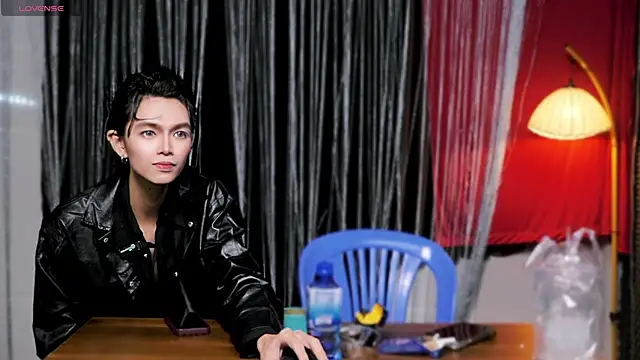 Ozzy boy86 online show from October 18, 2025, 8:11 pm