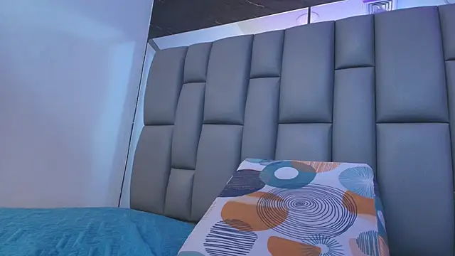 kissme luna online show from October 7, 2025, 7:04 pm