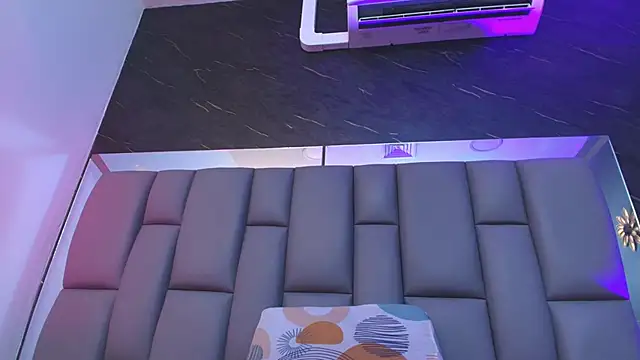 kissme luna online show from October 11, 2025, 7:37 pm