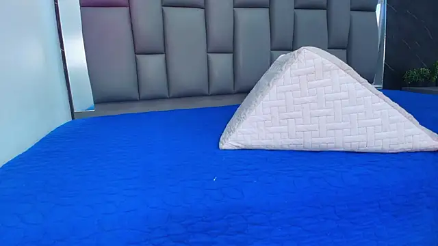 Snapshot of kissme_luna chatting on February 28, 2026, 7:02 pm kissme luna online show from February 28, 2026, 7:02 pm