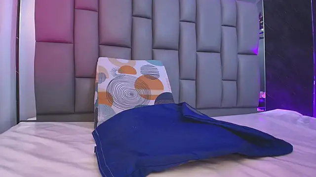 kissme luna online show from November 13, 2025, 7:07 pm