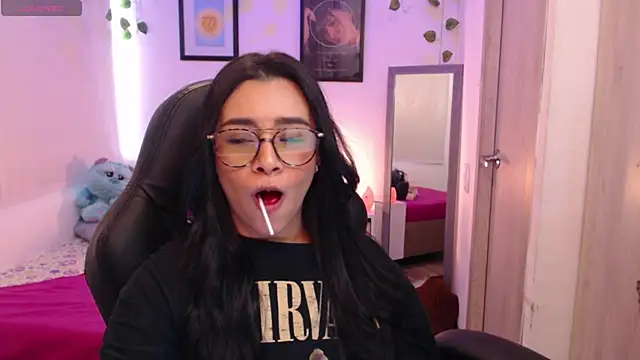 MarilynWhite  online show from October 7, 2025, 7:04 pm