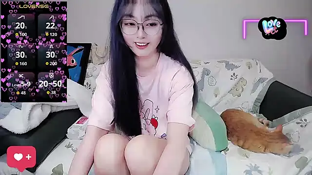 baby-yaya20 online show from October 30, 2025, 11:52 am