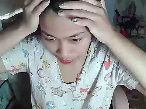 Snapshot of Sweet_Asian25 chatting on October 21, 2025, 10:42 pm Sweet Asian25 online show from October 21, 2025, 10:42 pm