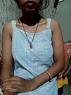 Cute Aaisha online show from October 1, 2025, 11:52 pm