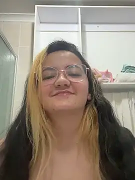 Snapshot of Sofia_dolly2569 chatting on September 13, 2025, 12:10 am Sofia dolly2569 online show from September 13, 2025, 12:10 am
