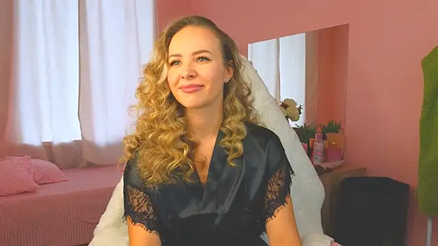 Snapshot of Hloya_Mei chatting on October 11, 2025, 3:18 am Hloya Mei online show from October 11, 2025, 3:18 am