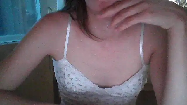 Snapshot of Avoriaa chatting on July 2, 2026, 7:31 pm Avoriaa online show from July 2, 2026, 7:31 pm